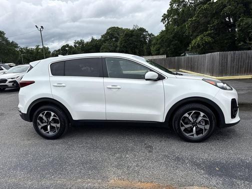 Snow White Pearl 2021 Kia Sportage LX
