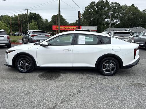 Snow White Pearl 2025 Kia K4 LXS