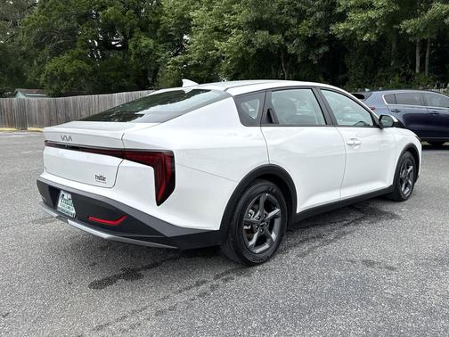 Snow White Pearl 2025 Kia K4 LXS