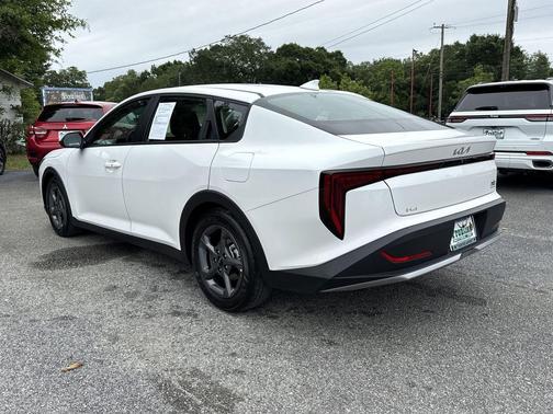 Snow White Pearl 2025 Kia K4 LXS