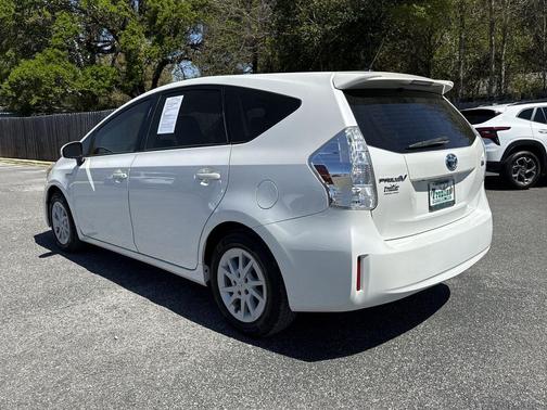 Blizzard Pearl 2014 Toyota Prius v Three