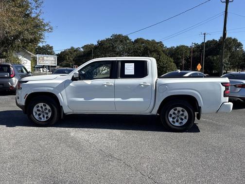2024 Nissan Frontier SV