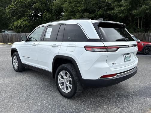 Bright White Clearcoat 2023 Jeep Grand Cherokee Limited
