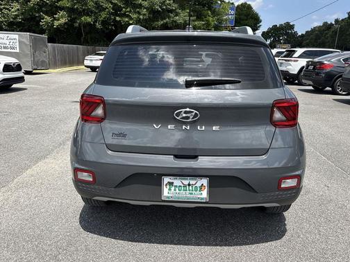 Ecotronic Gray 2024 Hyundai VENUE SEL