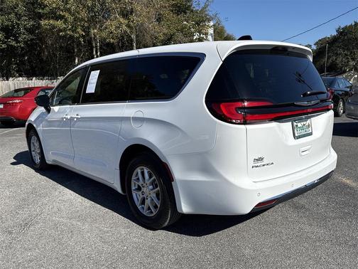 2025 Chrysler Pacifica L
