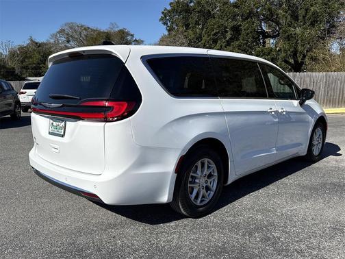 2025 Chrysler Pacifica L