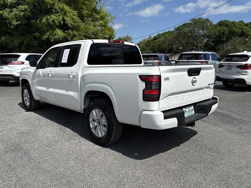 2024 Nissan Frontier SV