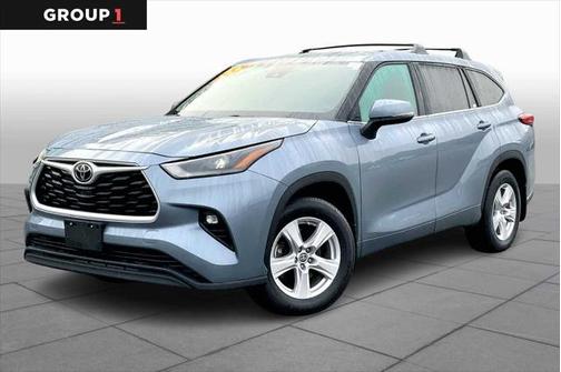2022 Toyota Highlander LE