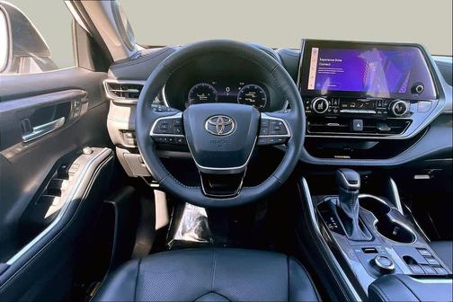 Wind Chill Pearl 2024 Toyota Highlander Platinum