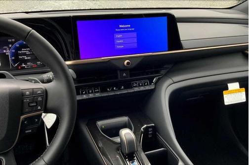 2025 Toyota Crown Signia Limited