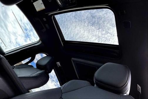 2025 Toyota Sienna Platinum 7 Passenger