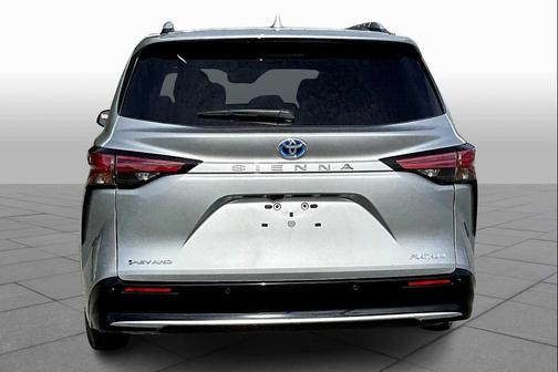 2025 Toyota Sienna Platinum 7 Passenger