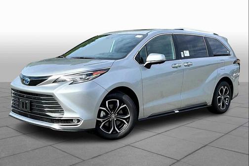 2025 Toyota Sienna Platinum 7 Passenger