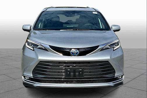 2025 Toyota Sienna Platinum 7 Passenger