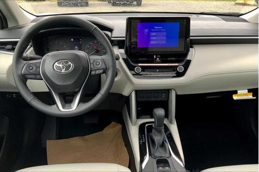 2025 Toyota Corolla Cross LE