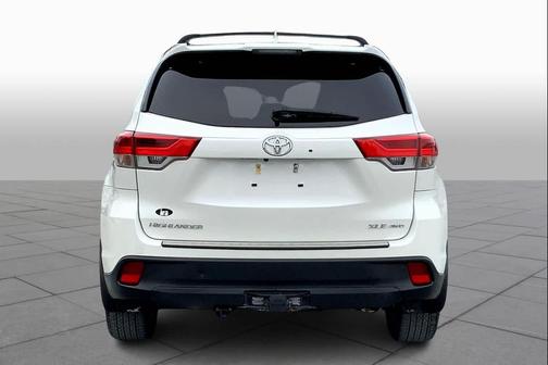 Blizzard Pearl 2018 Toyota Highlander XLE