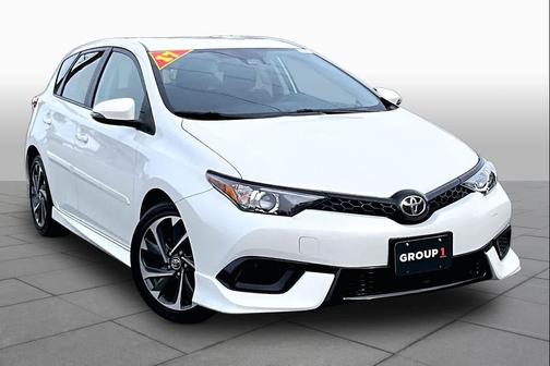Blizzard Pearl 2017 Toyota Corolla iM Base