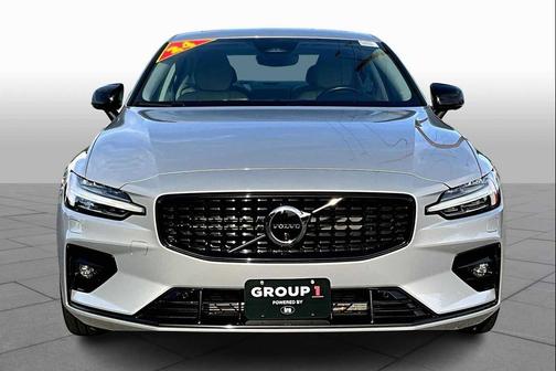 2024 Volvo S60 B5 Plus Dark Theme
