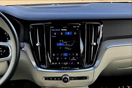 2024 Volvo S60 B5 Plus Dark Theme