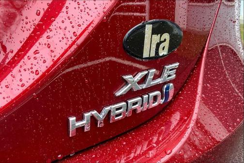 2021 Toyota Camry Hybrid XLE