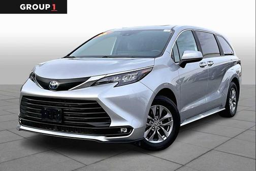 2025 Toyota Sienna XLE