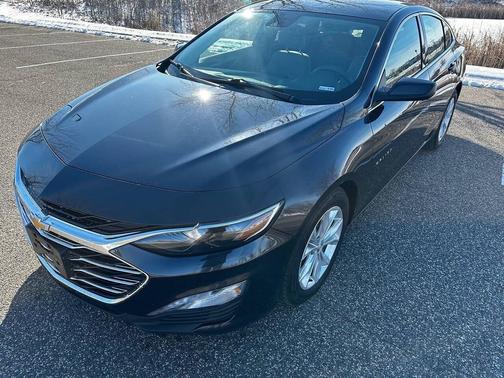 Sterling Gray Metallic 2023 Chevrolet Malibu FWD 1LT