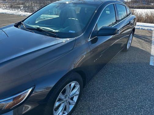 Sterling Gray Metallic 2023 Chevrolet Malibu FWD 1LT
