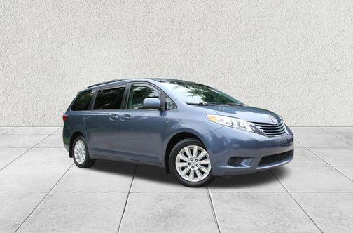 2016 Toyota Sienna LE