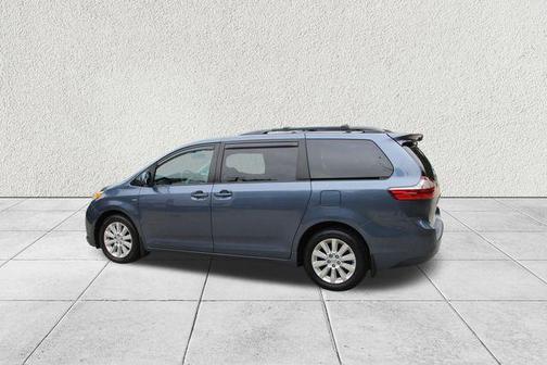2016 Toyota Sienna LE