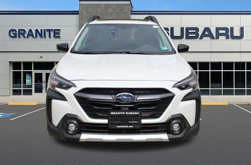 Crystal White Pearl 2025 Subaru Outback Limited