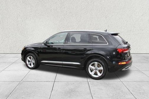 2024 Audi Q7 45 Premium Plus