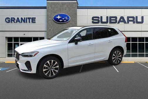 2023 Volvo XC60 B5 Plus Dark Theme