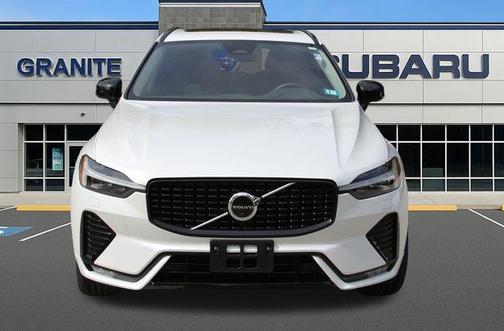 2023 Volvo XC60 B5 Plus Dark Theme