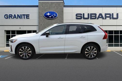 2023 Volvo XC60 B5 Plus Dark Theme