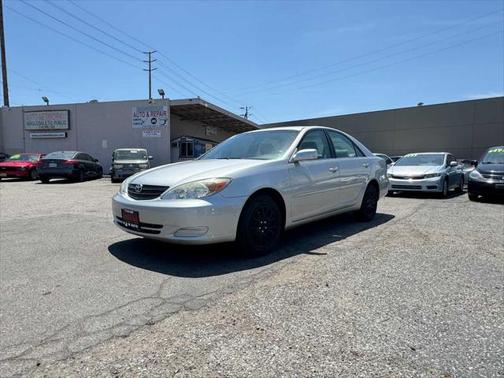 2004 Toyota Camry LE