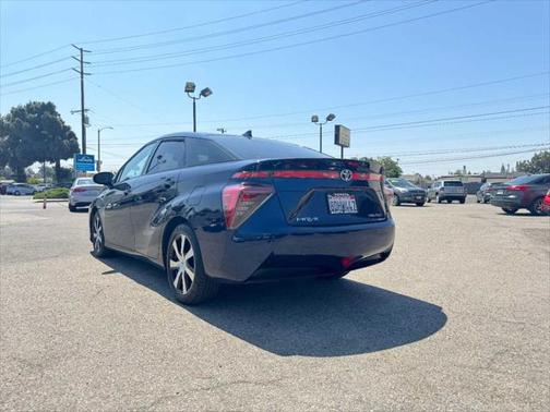 2018 Toyota Mirai Base