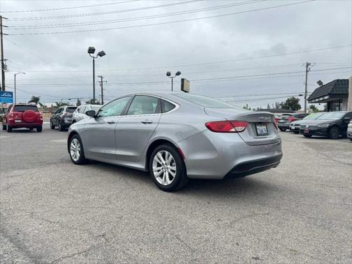 2017 Chrysler 200 Touring