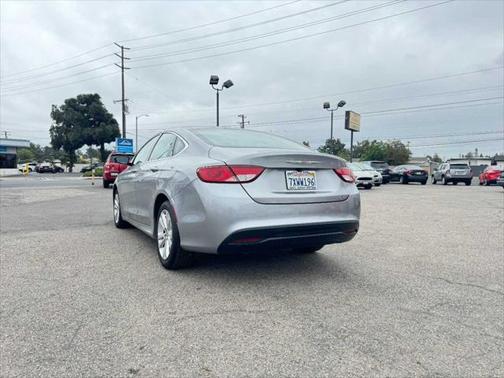 2017 Chrysler 200 Touring