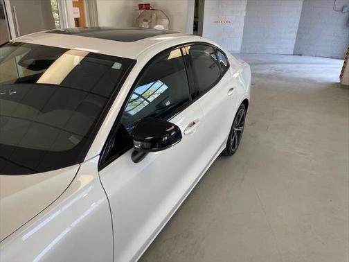 2024 Volvo S60 B5 Plus Dark Theme