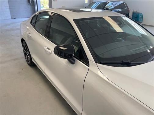 2024 Volvo S60 B5 Plus Dark Theme