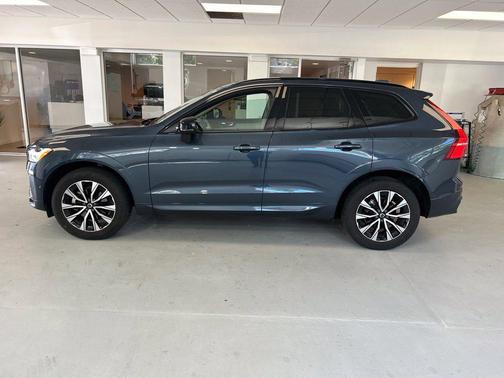 Denim Blue Metallic 2024 Volvo XC60 B5 Plus Dark Theme