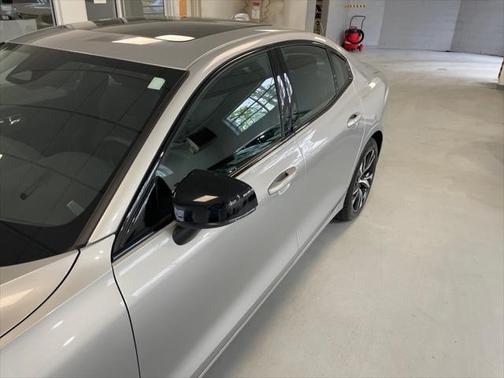 2024 Volvo S60 B5 Core Dark Theme