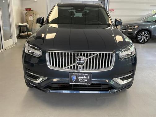 2023 Volvo XC90 B5 Plus