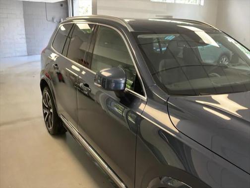 2023 Volvo XC90 B5 Plus