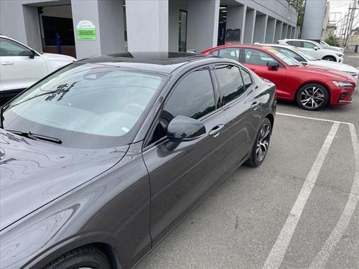 2024 Volvo S60 B5 Plus Dark Theme