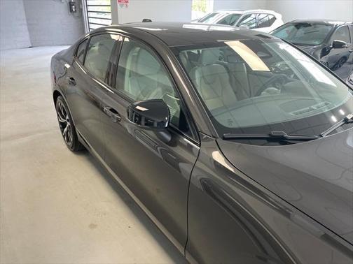 2024 Volvo S60 B5 Core Dark Theme