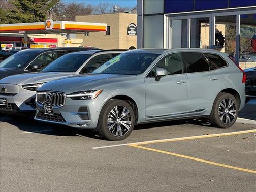 2023 Volvo XC60 B5 Plus Bright Theme