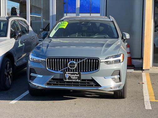 2023 Volvo XC60 B5 Plus Bright Theme