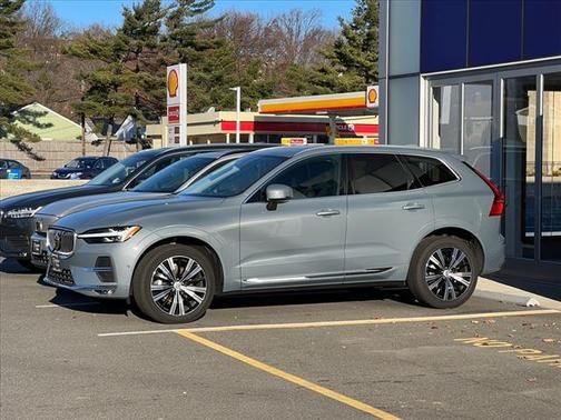 2023 Volvo XC60 B5 Plus Bright Theme