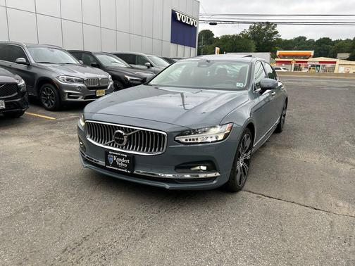 Thunder Grey Metallic 2023 Volvo S90 B6 Plus
